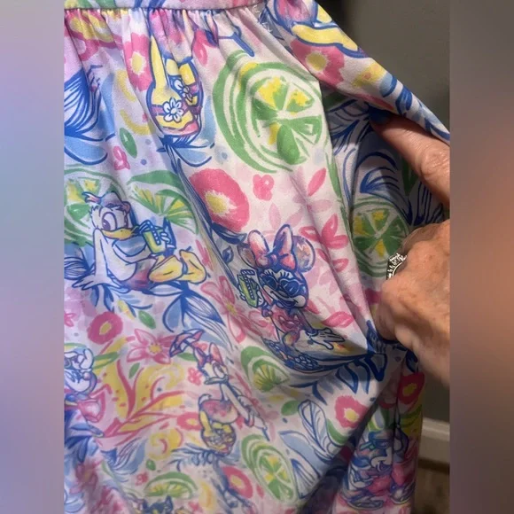 NEW Disney Mickey Minnie Donald Daisy Ruffle Dress Lilly Pullitzer* Sz L/XL🩷 - Picture 5 of 15